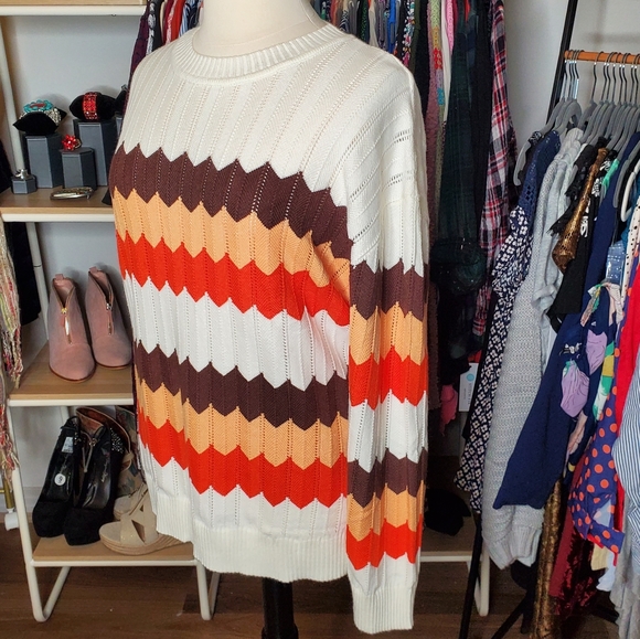 Suvimuga White Oversized Sweater w/ Fall Stripes - Picture 4 of 9